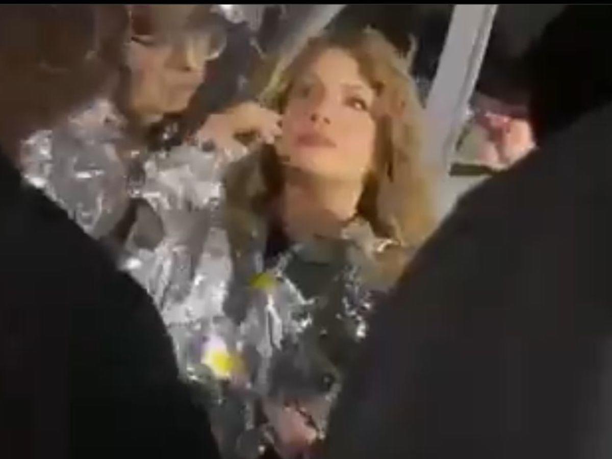 Doble de Shakira llora en pleno concierto por no permitirle que la imitara