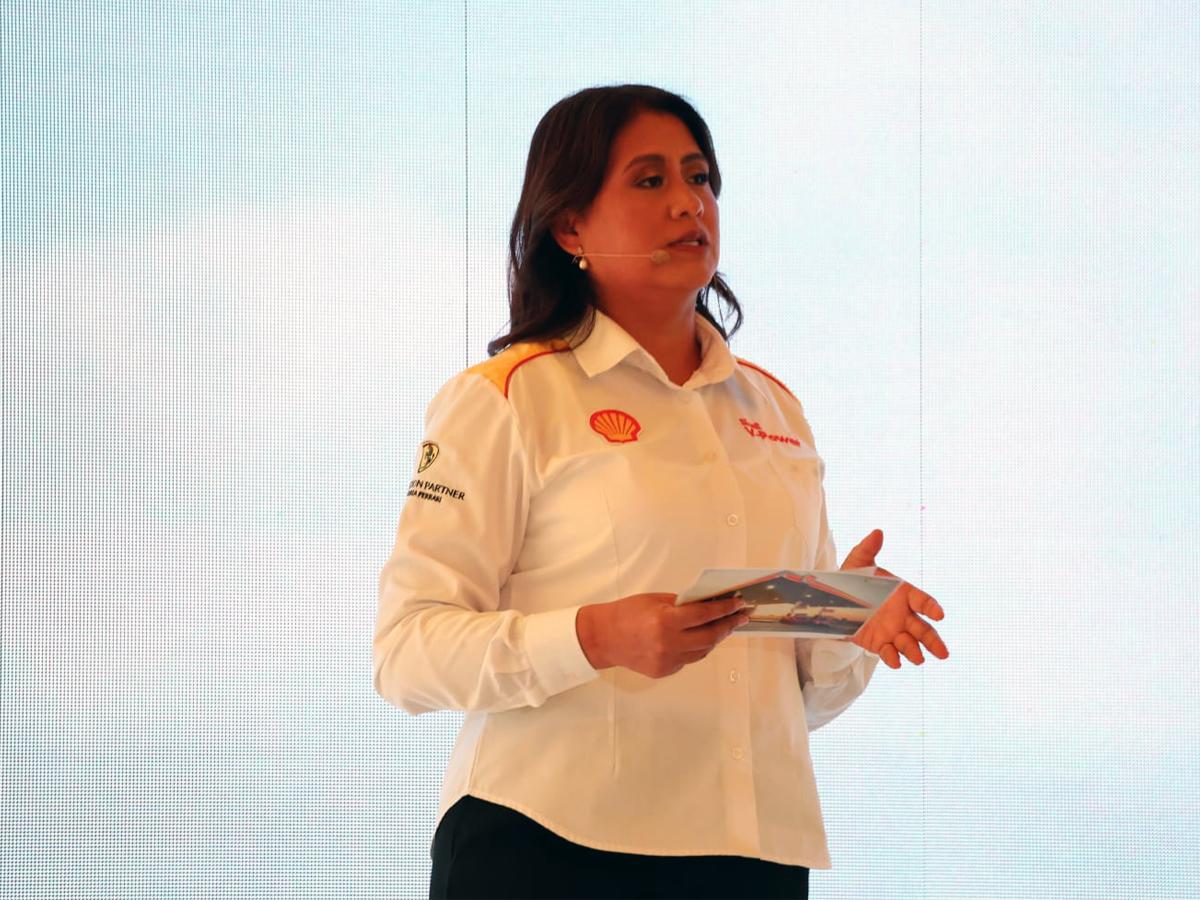 Ana María Vicente, directora comercial de Petrhosa.