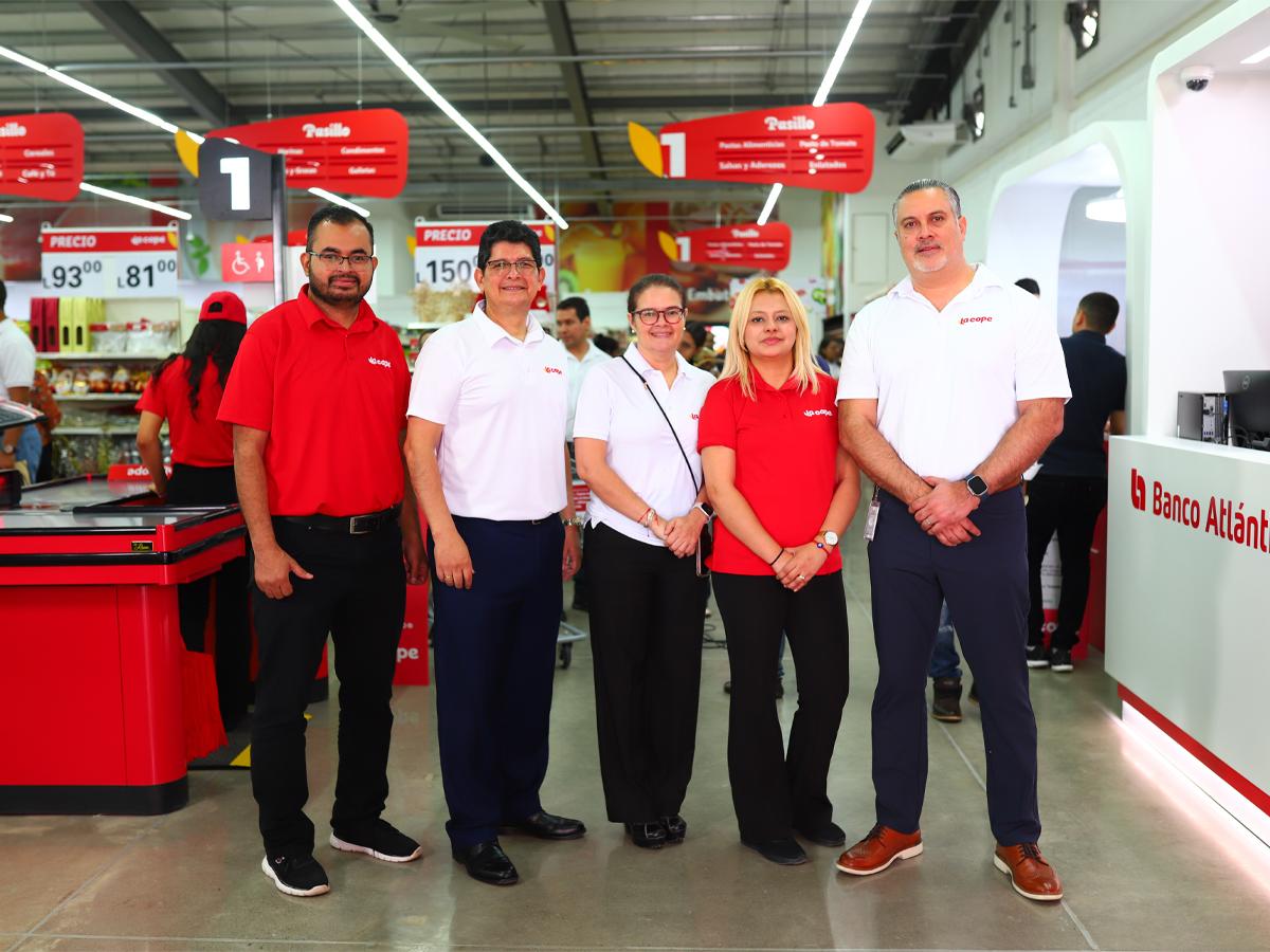 Roylan Maldonado, Sergio Tarallo, Judith Sierra, Katheryn Aguilera y Raúl Bonilla.