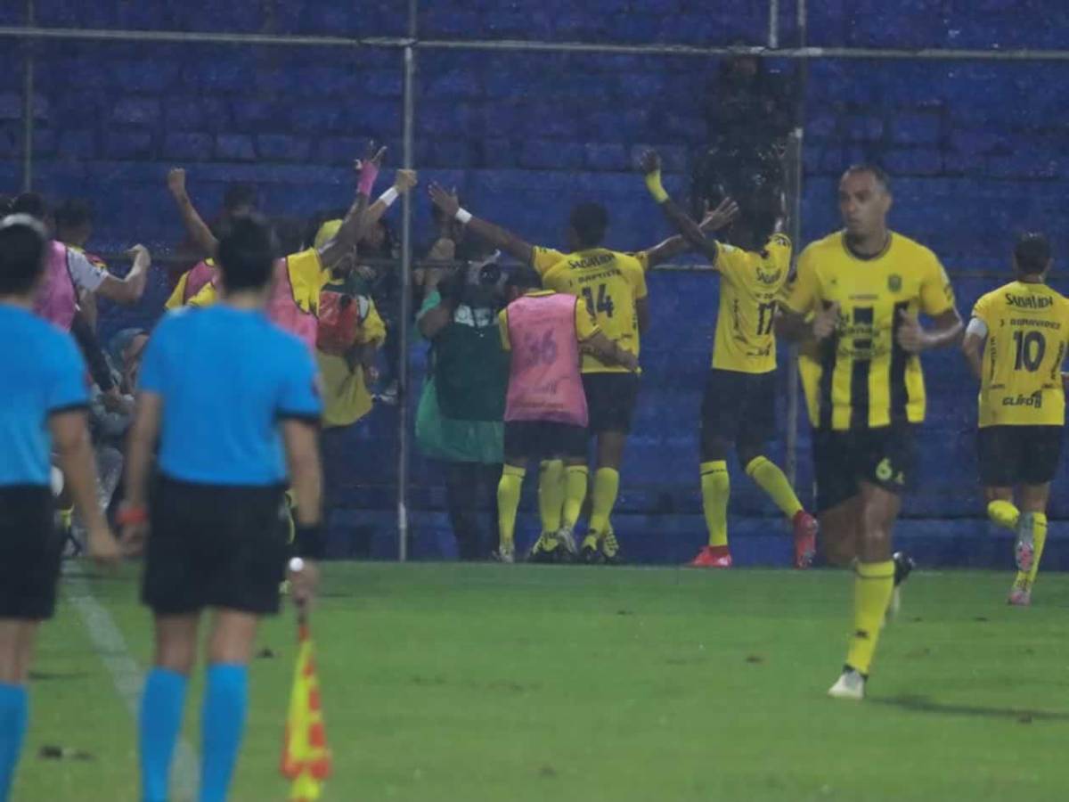 Bronca del Real España en Guatemala, decepción y eufórico festejo de Municipal