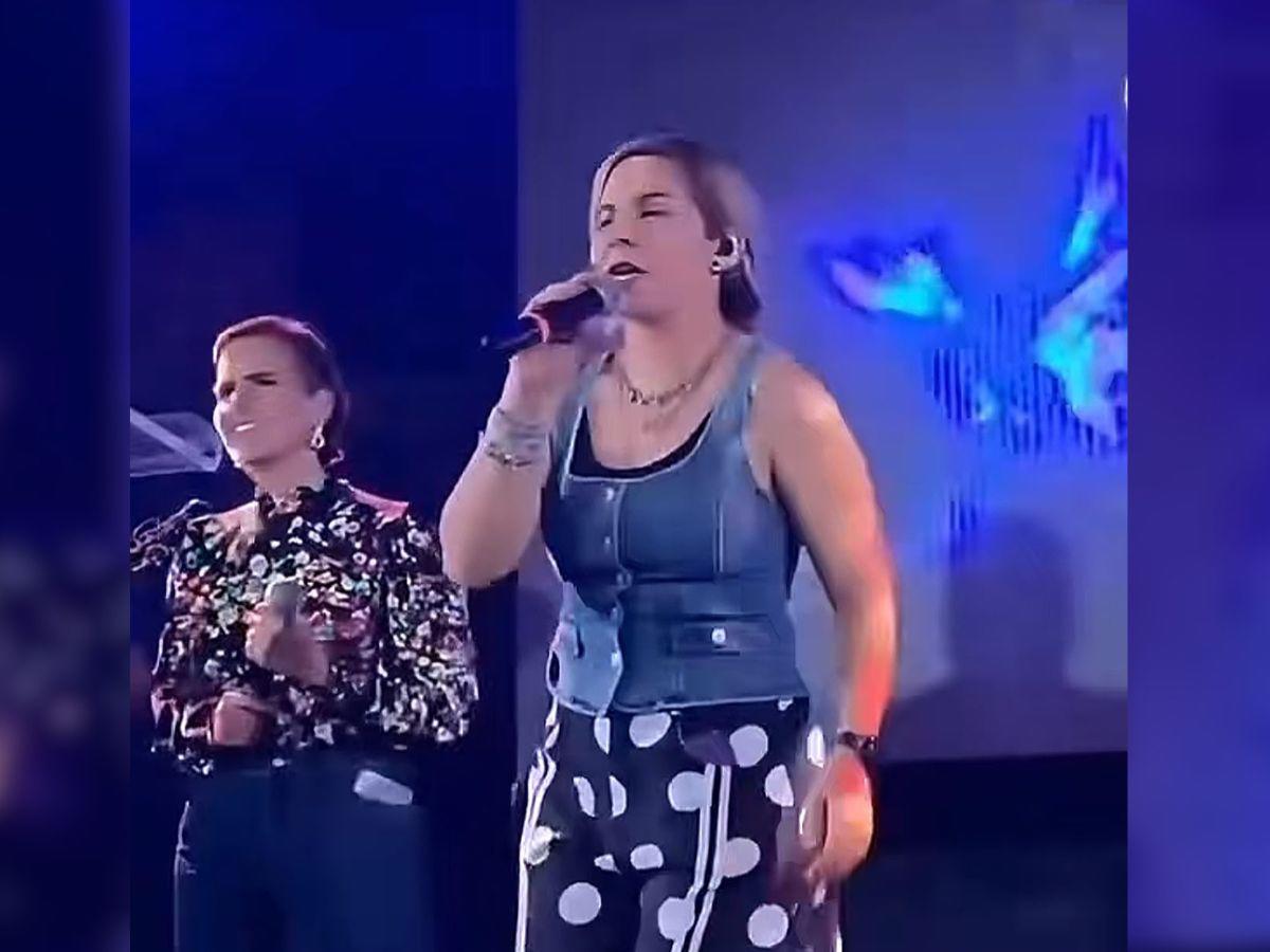 Karla Panini se convierte al cristianismo y reaparece cantando alabanzas