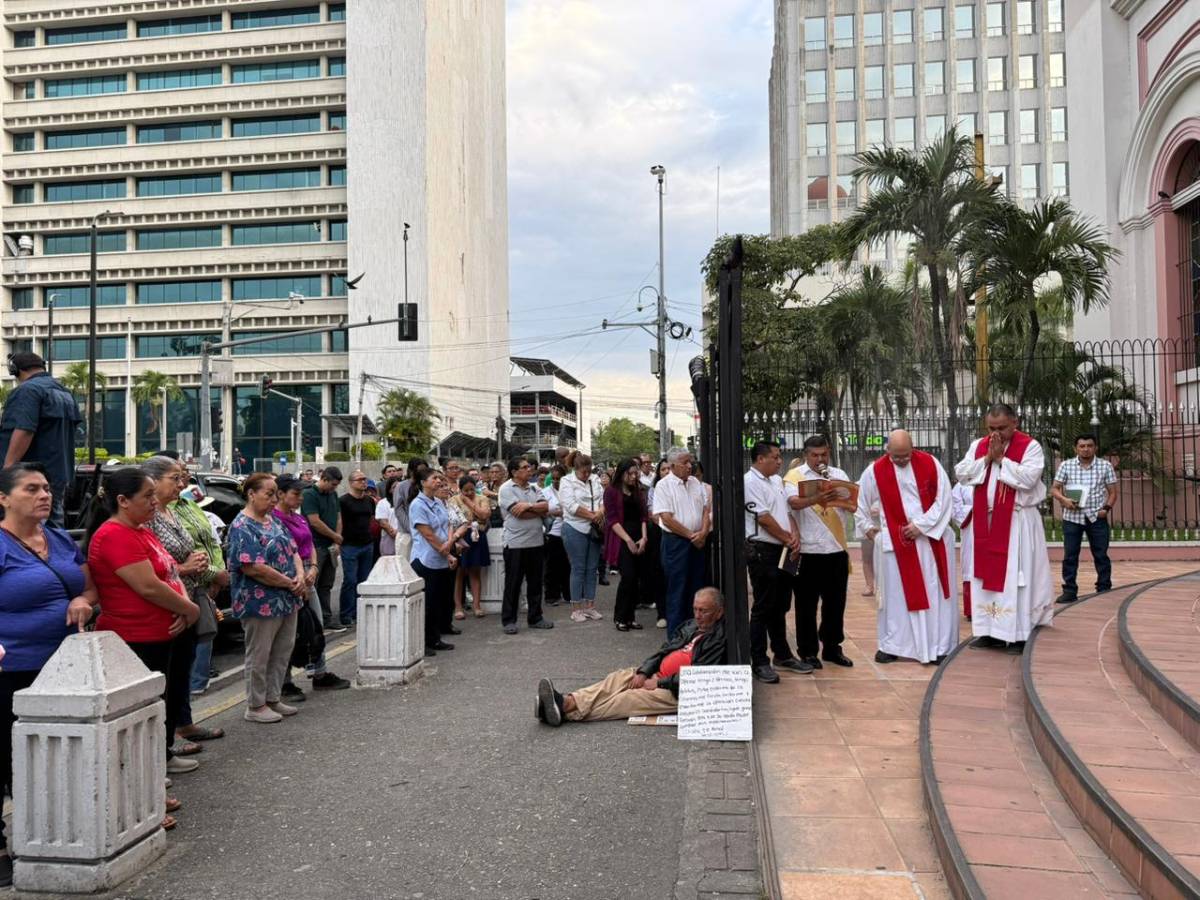 “Dios nos llama a servir”: fe, sacrificio y reflexión en el inicio del Viernes Santo en San Pedro Sula