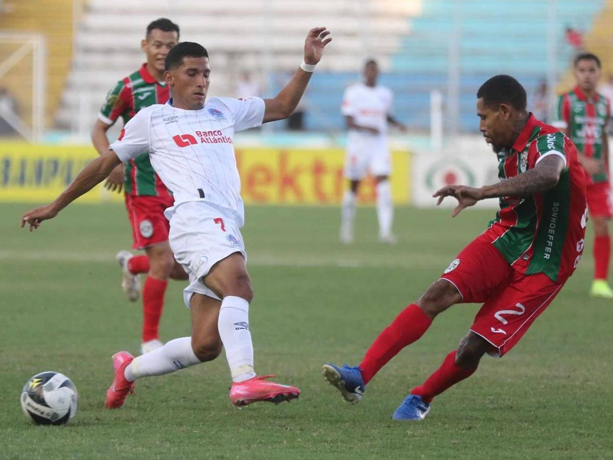 Tremenda pelea de jugadores, tristeza de Keosseián y percance con hincha