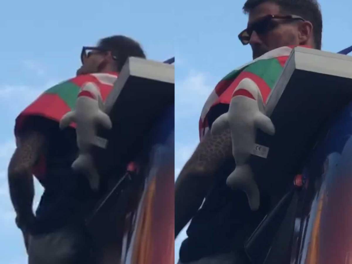 Rúa del Barcelona: jugadores se burlan de Vinicius y dardo de Lamine al Real Madrid