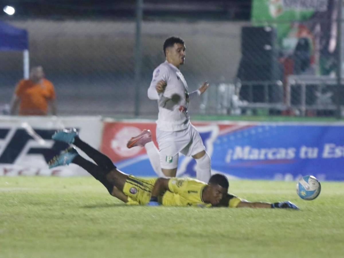 Erick Puerto llora tras su póker, locura en Choloma y fan más sexy del Platense