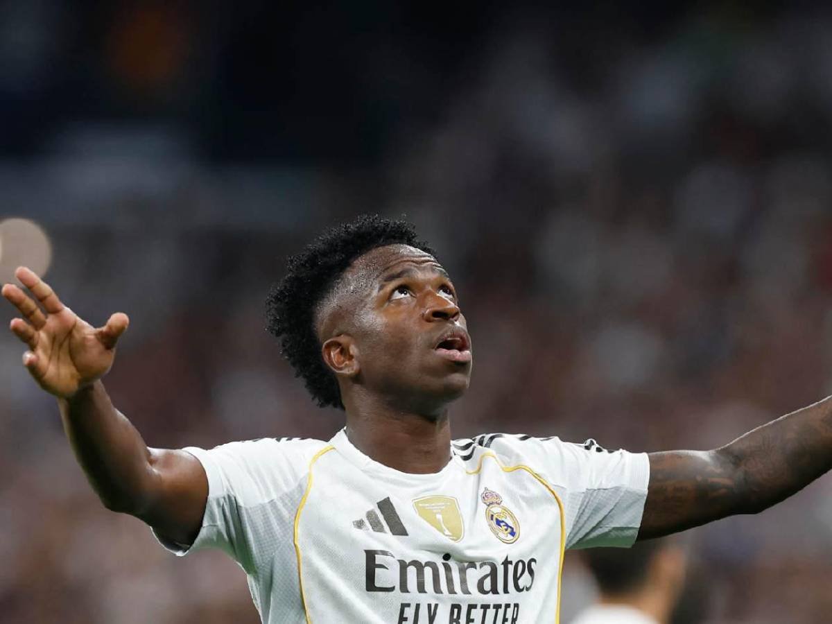 Vinicius la pasa mal: su casa se incendia y revelan lo que lo provocó