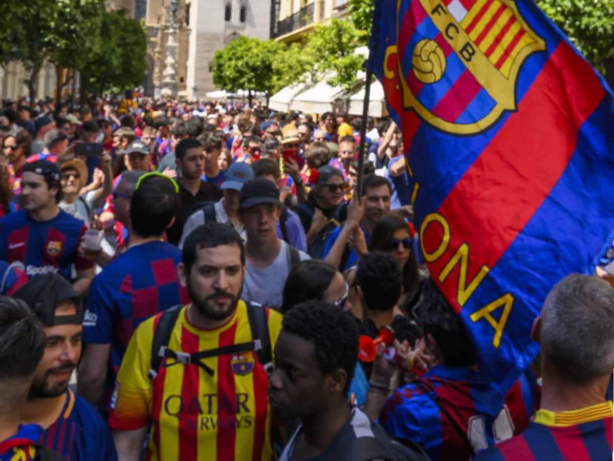 Tensión previo al Barcelona-Real Madrid, lamentables gritos, pelea y detenido