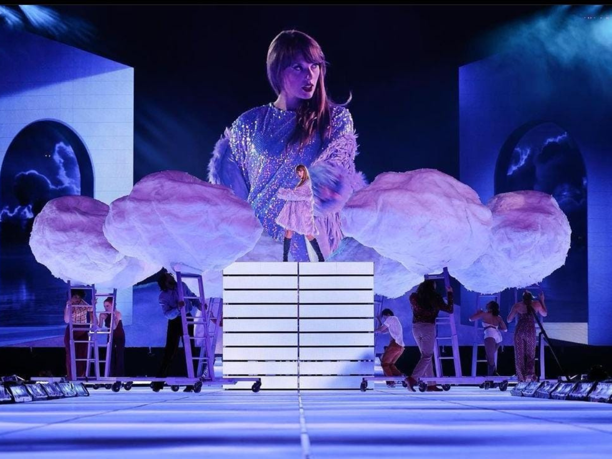 Los fans de Taylor Swift desbordan el foro sol en México