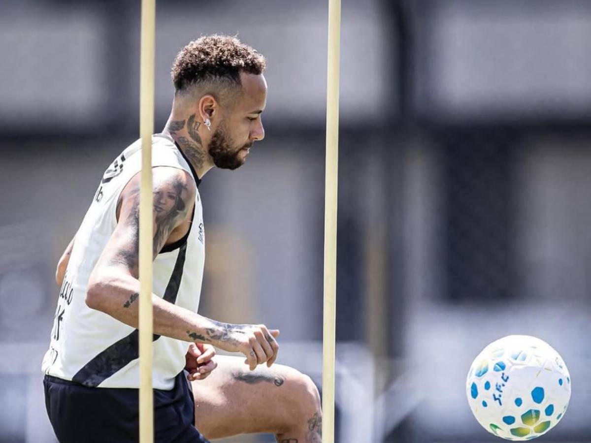 Neymar negocia su salida del Santos e iría a impensado club: Hondureño atento