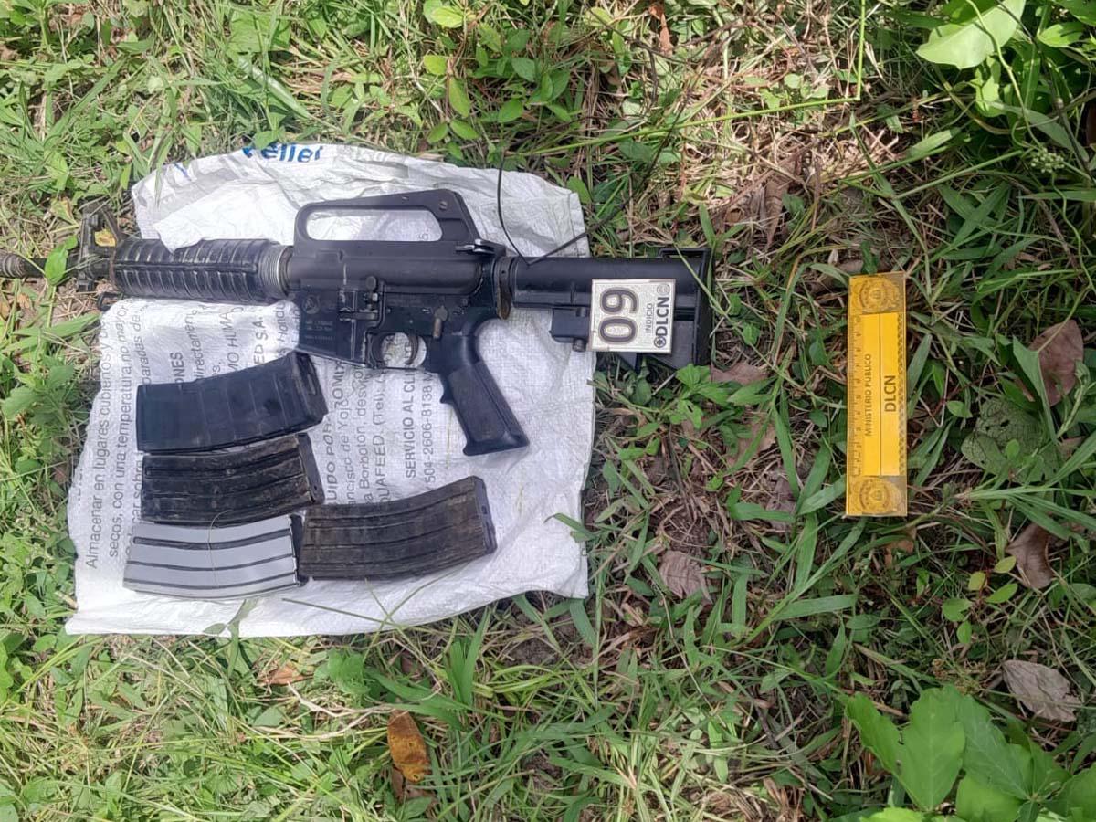 Capturan a cinco miembros de la MS-13 en Baracoa, Cortés; les decomisan un arsenal