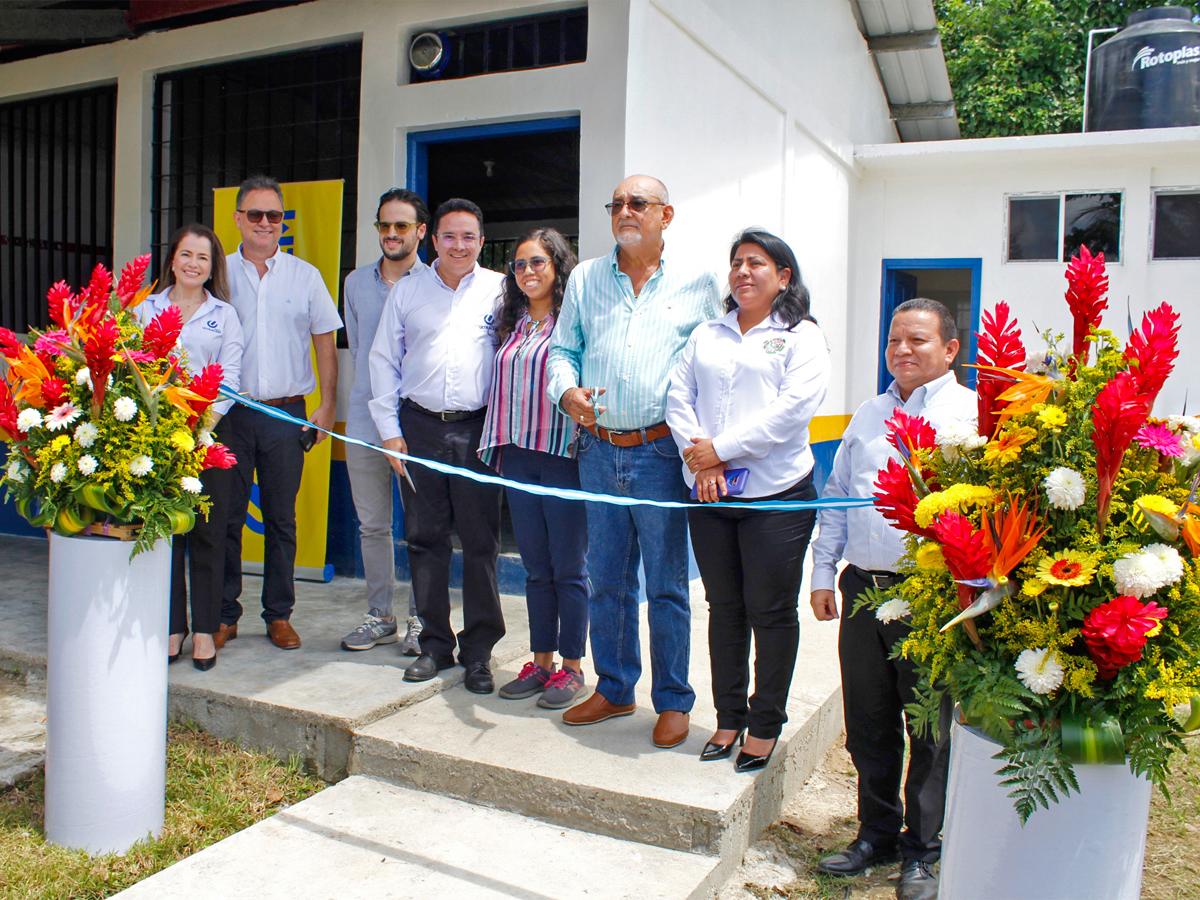 Cemento Ultracem construye en la educación de Choloma