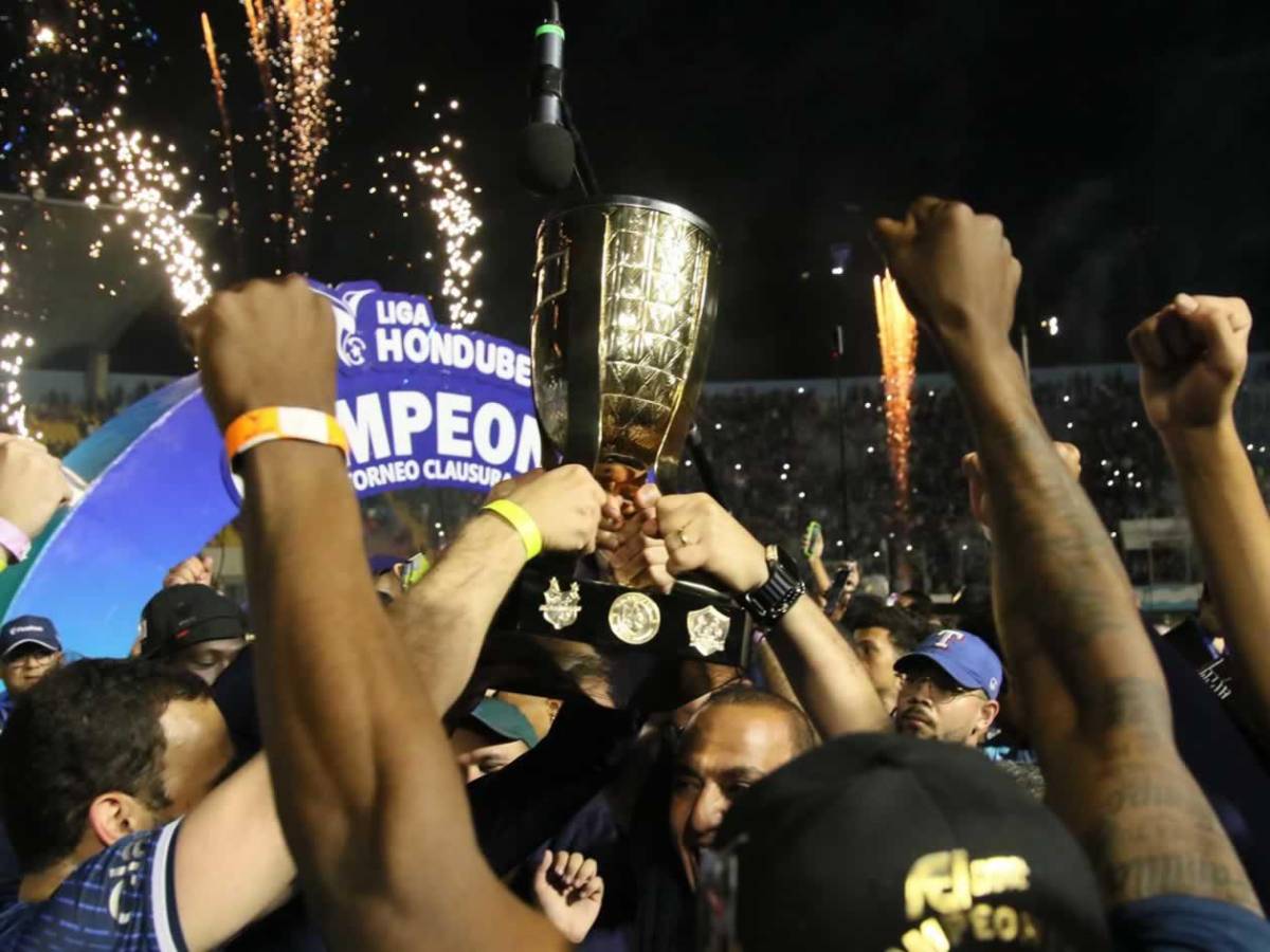 Motagua campeón: festeja la Copa 20, baile del Búho Meléndez y emoción de Pedro Atala