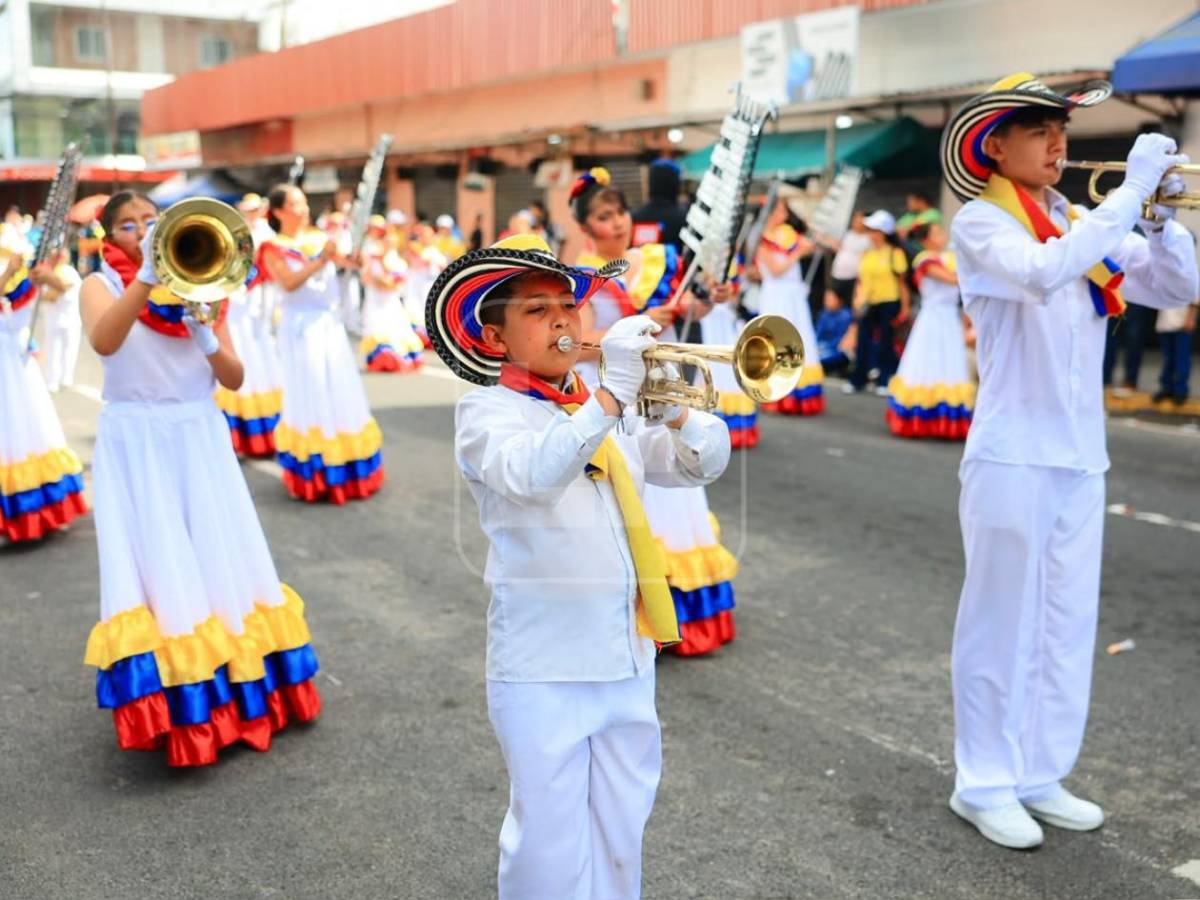 San Pedro Sula vibra con un colorido y diverso desfile de Independencia Patria