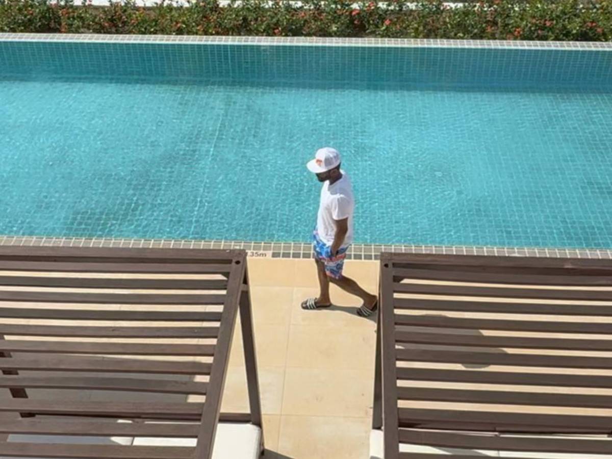 Floyd Mayweather se rinde ante belleza de Honduras y responde a denuncia