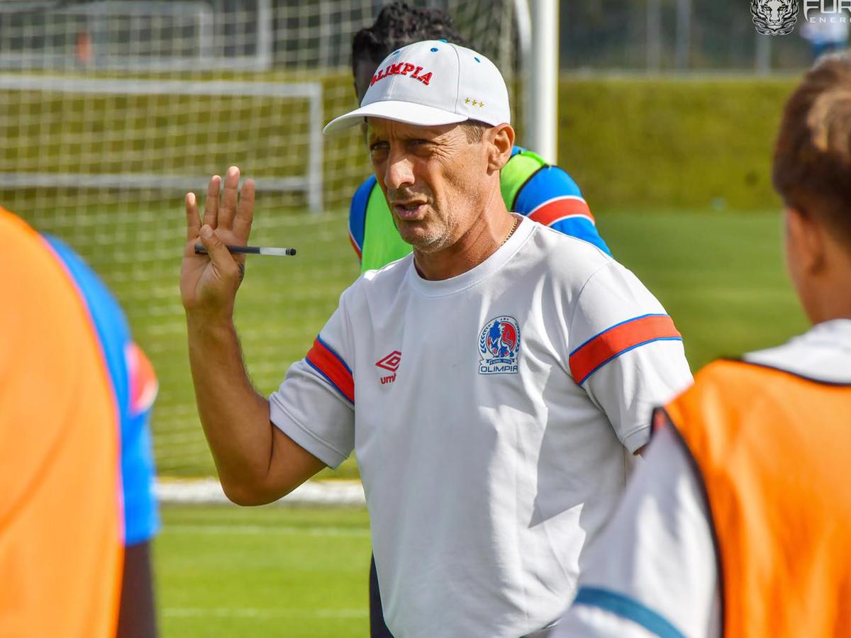 Pedro Troglio, a un paso de romper otro récord con el Olimpia