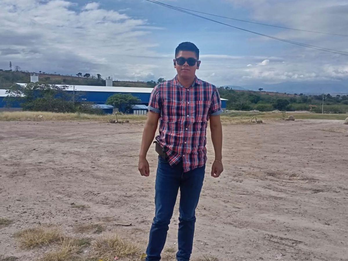“Que les perdone el Señor, pero menos yo”: el dolor del padre del policía Erlin Izaguirre