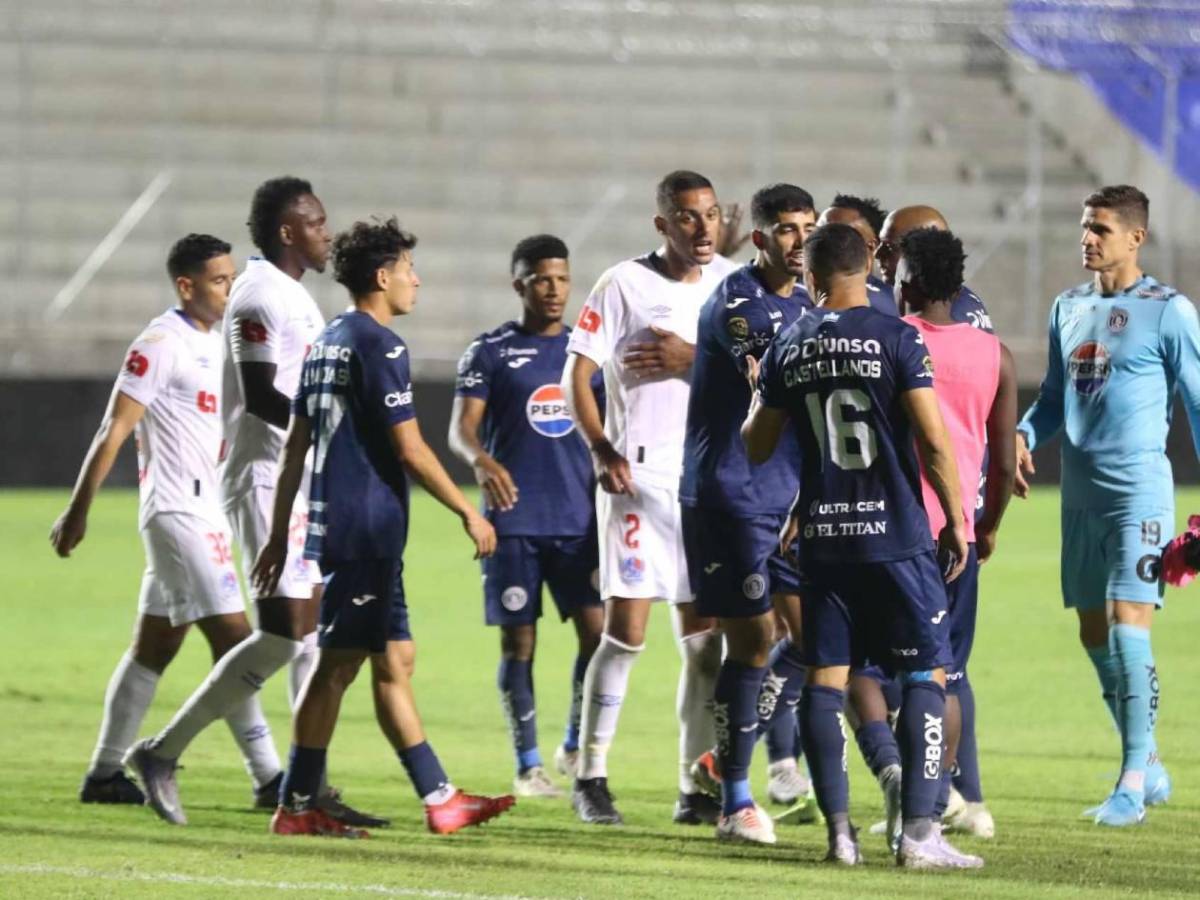 Pelea de Olimpia y Motagua, Auzmendi aturdido y olimpistas se rebelan