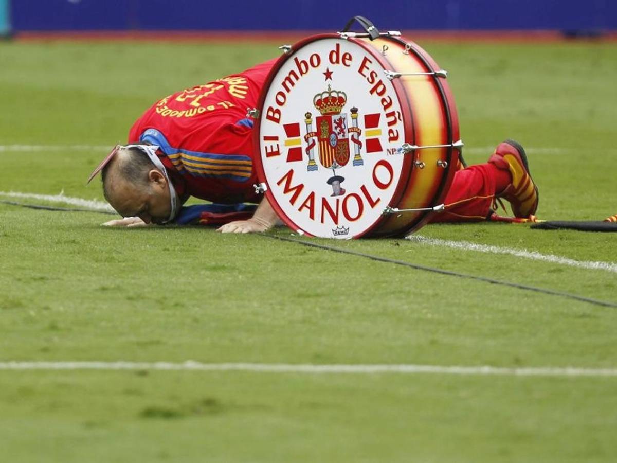 Muere Manolo 'El del Bombo', el hincha más fiel de España: 10 Mundiales