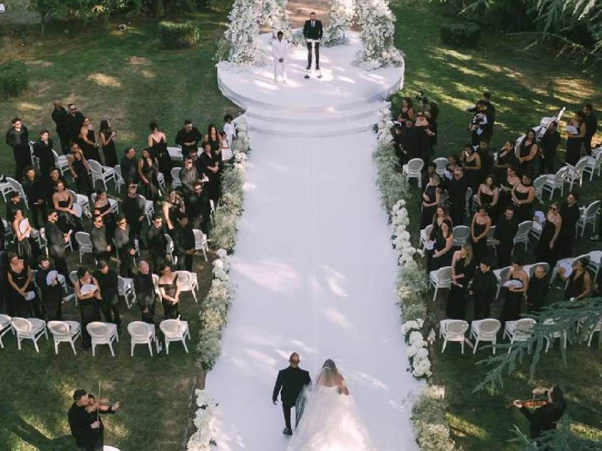 Endrick se volvió a casar: el insólito contrato que firmó con su bella pareja