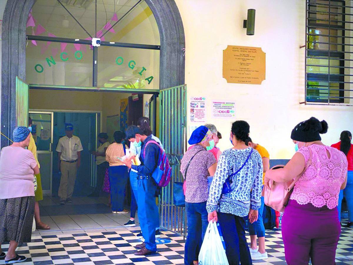 Más de 600 pacientes oncológicos esperan sus tratamientos
