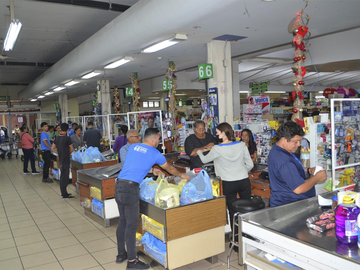 Por motivos de aniversario Supermercado La Económica mantiene diferentes promociones y productos en promoción.