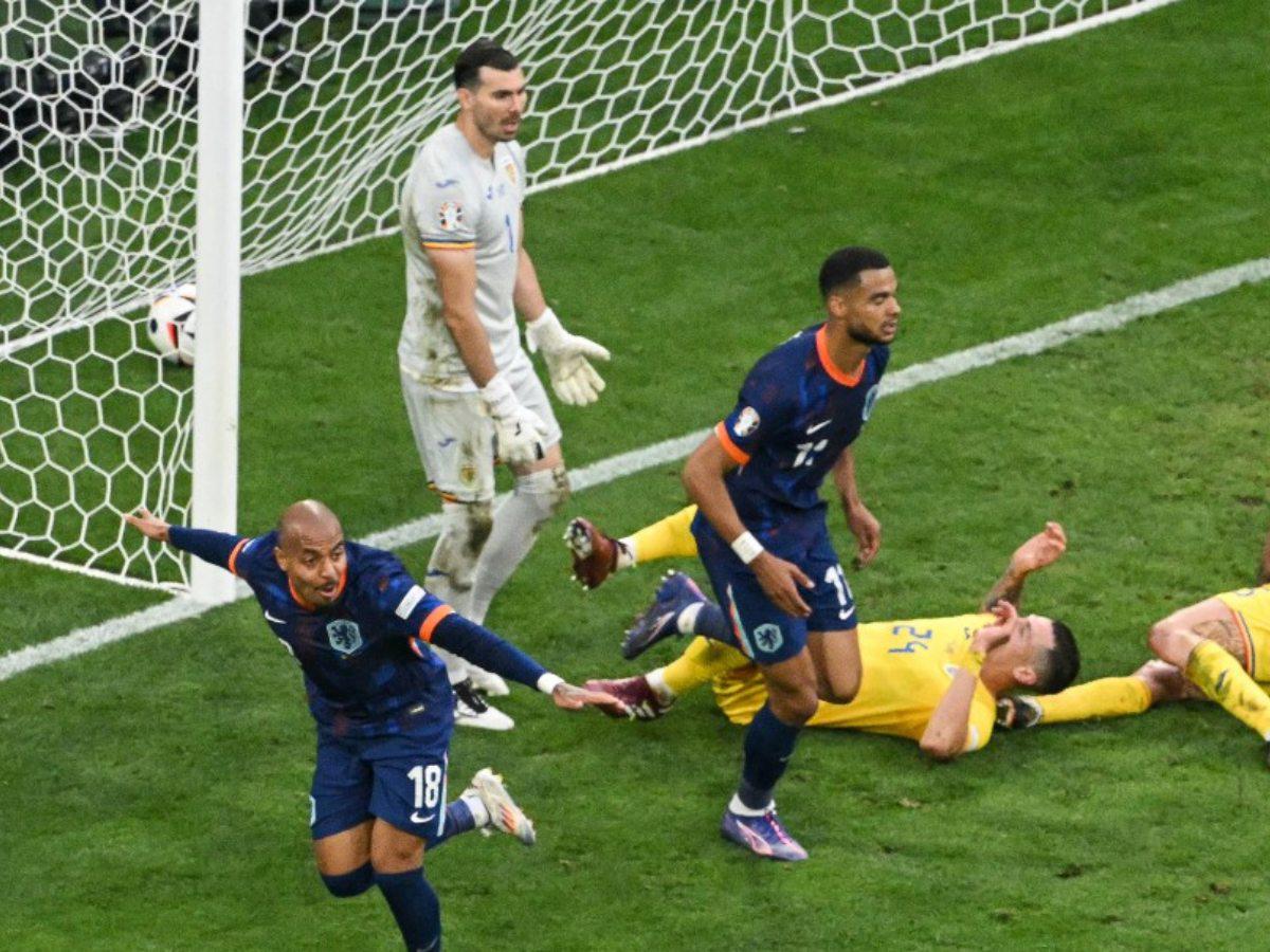 Países Bajos golea a Rumania y está en cuartos de final de la Eurocopa