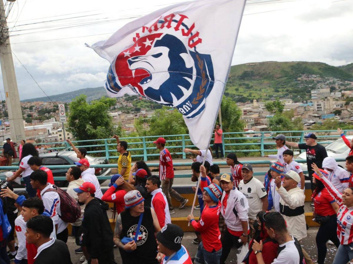 ¡Ambientazo! Fiesta de la Ultra Fiel y las chicas sensación en el Chelato Uclés