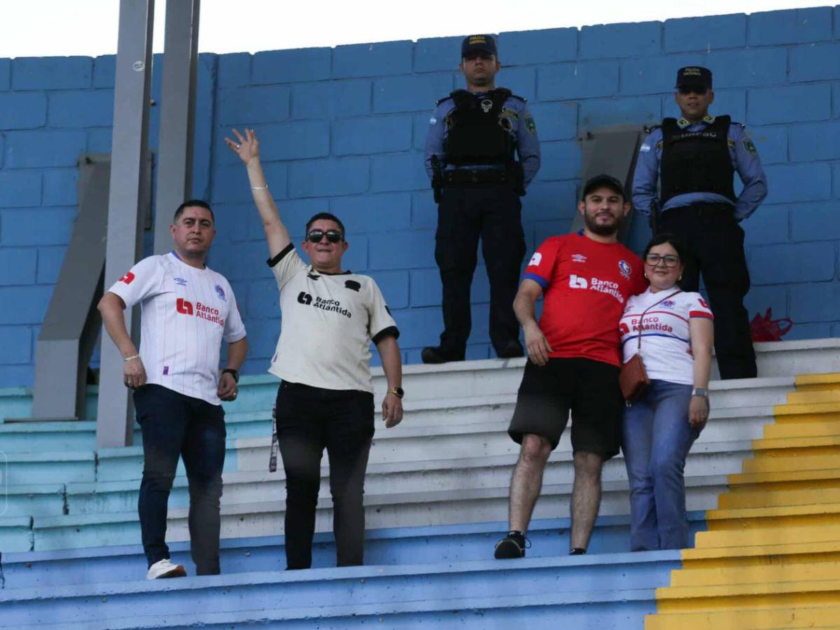 Fotos: gran ambiente, chicas e infiltrados en el Olimpia vs Platense