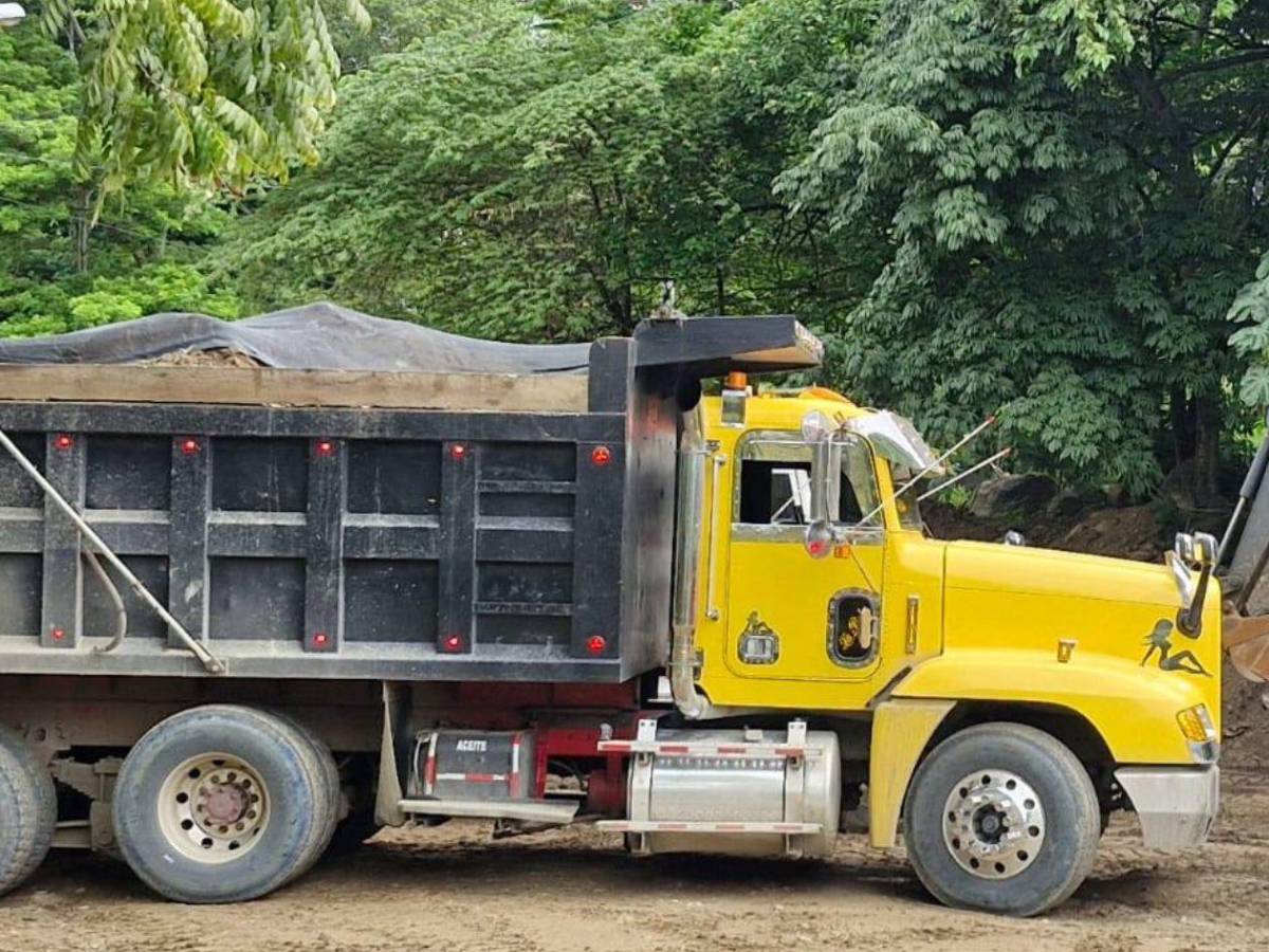 ¿Cuánto invierte la Unah en la pavimentación del Campus Cortés?