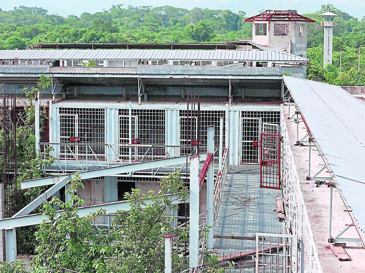 $!Según informaron, cumpliendo normas internacionales, pero en el 2018, ya el Estado dijo que no tenía fondos y el proyecto quedó abandonado.