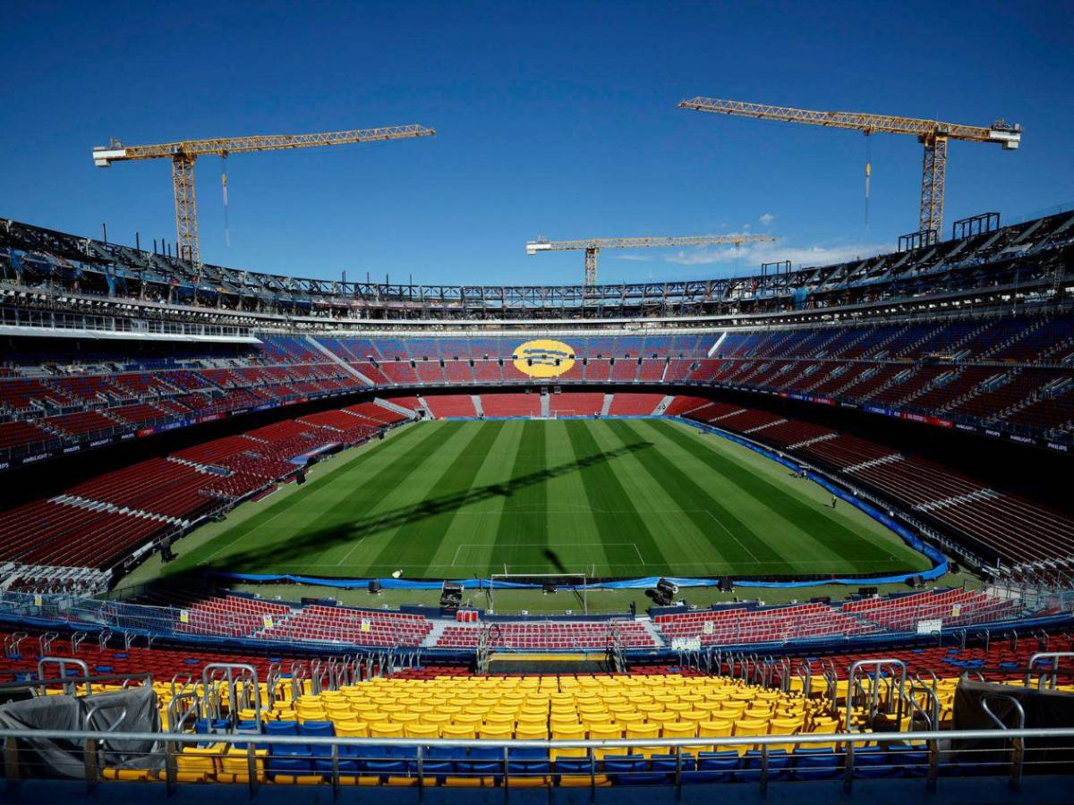 Barcelona celebra el regreso al Camp Nou luego de 893 días