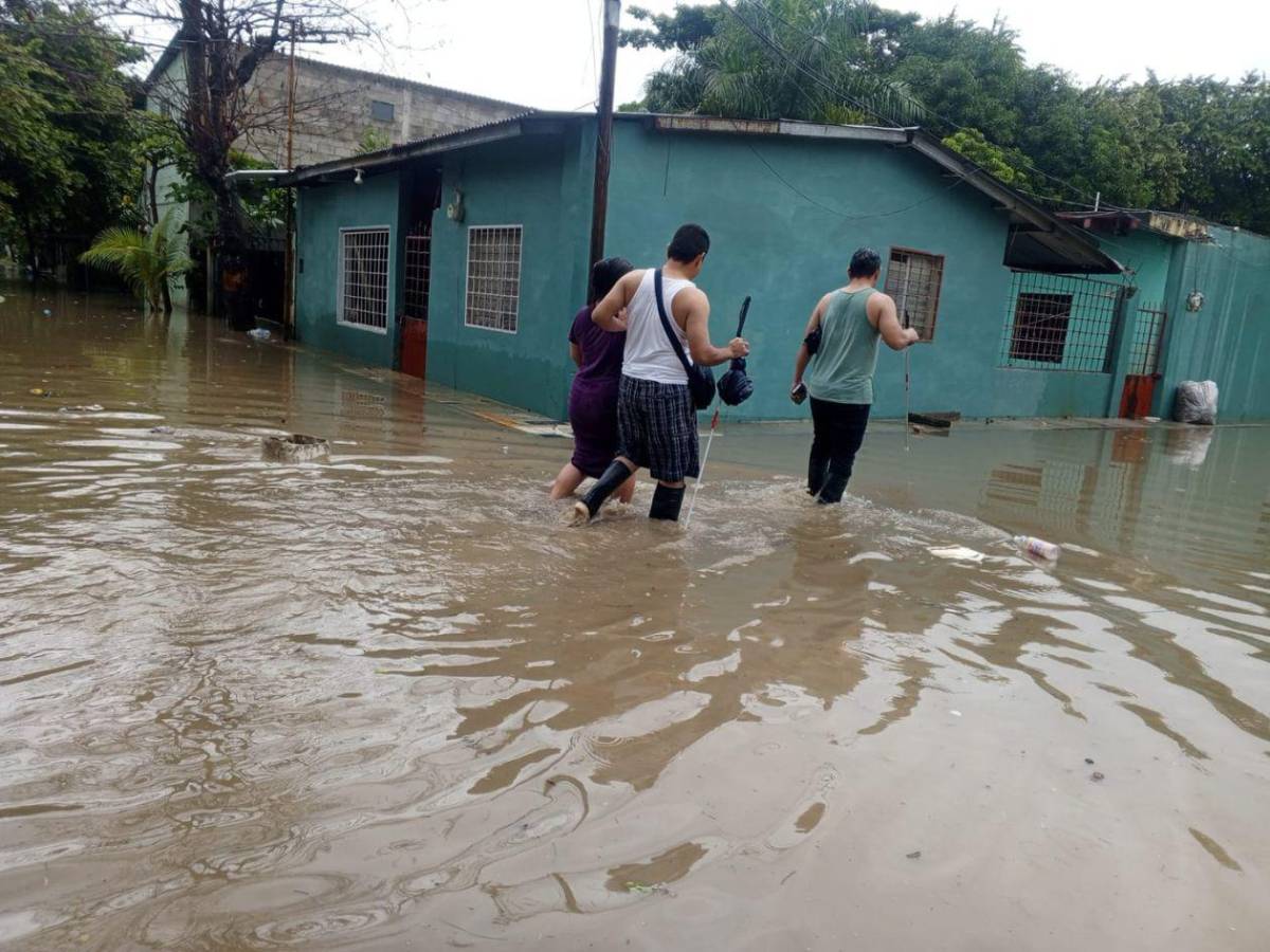 Calles convertidas en ríos: drama de 40 familias en Buena Inversión