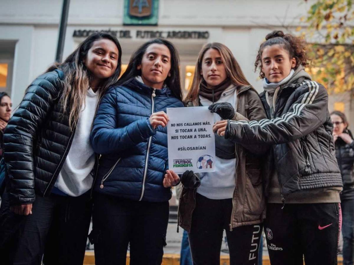 Acoso, corrupción, empresas fantasmas y FIFA incluida: destapan escándalo de Argentina