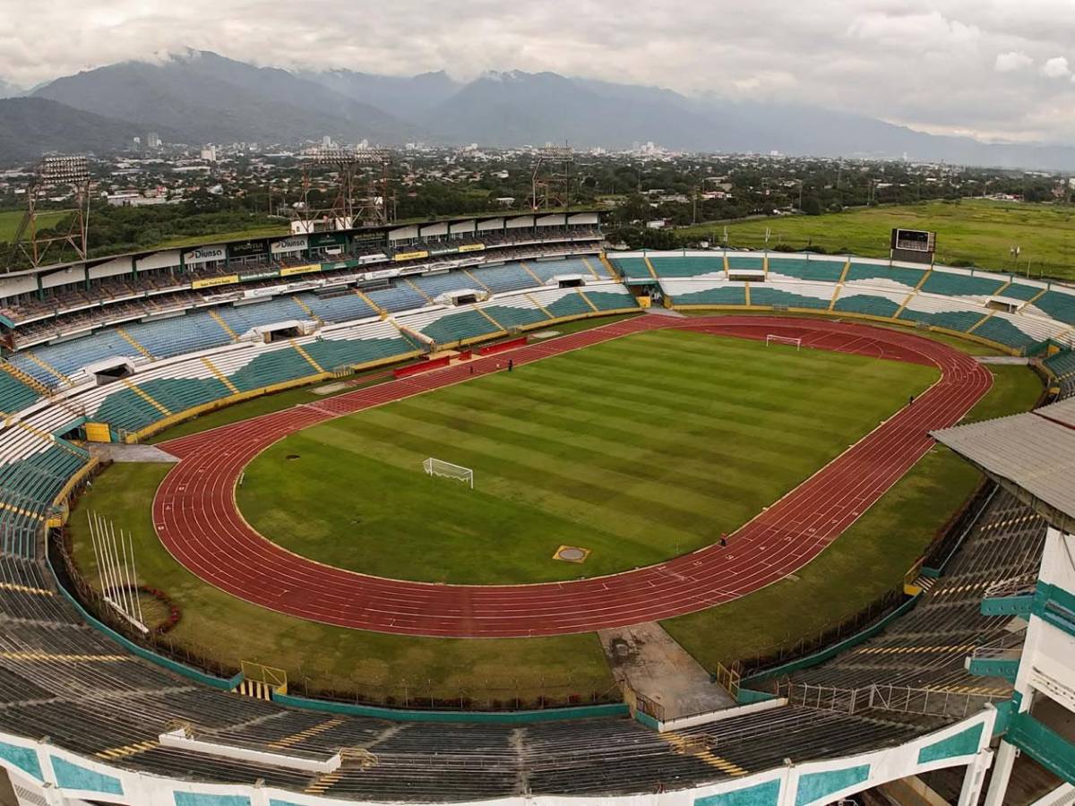 Embellecen estadio Olímpico para la final Marathón - Olimpia: así pulen la grama