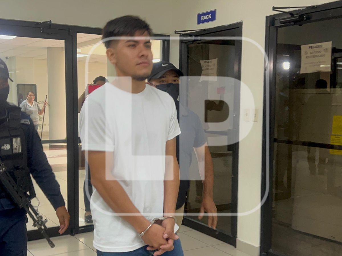 Con sonrisa en el rostro: así llegó a los juzgados el acusado de asesinar a Katherine Fuentes