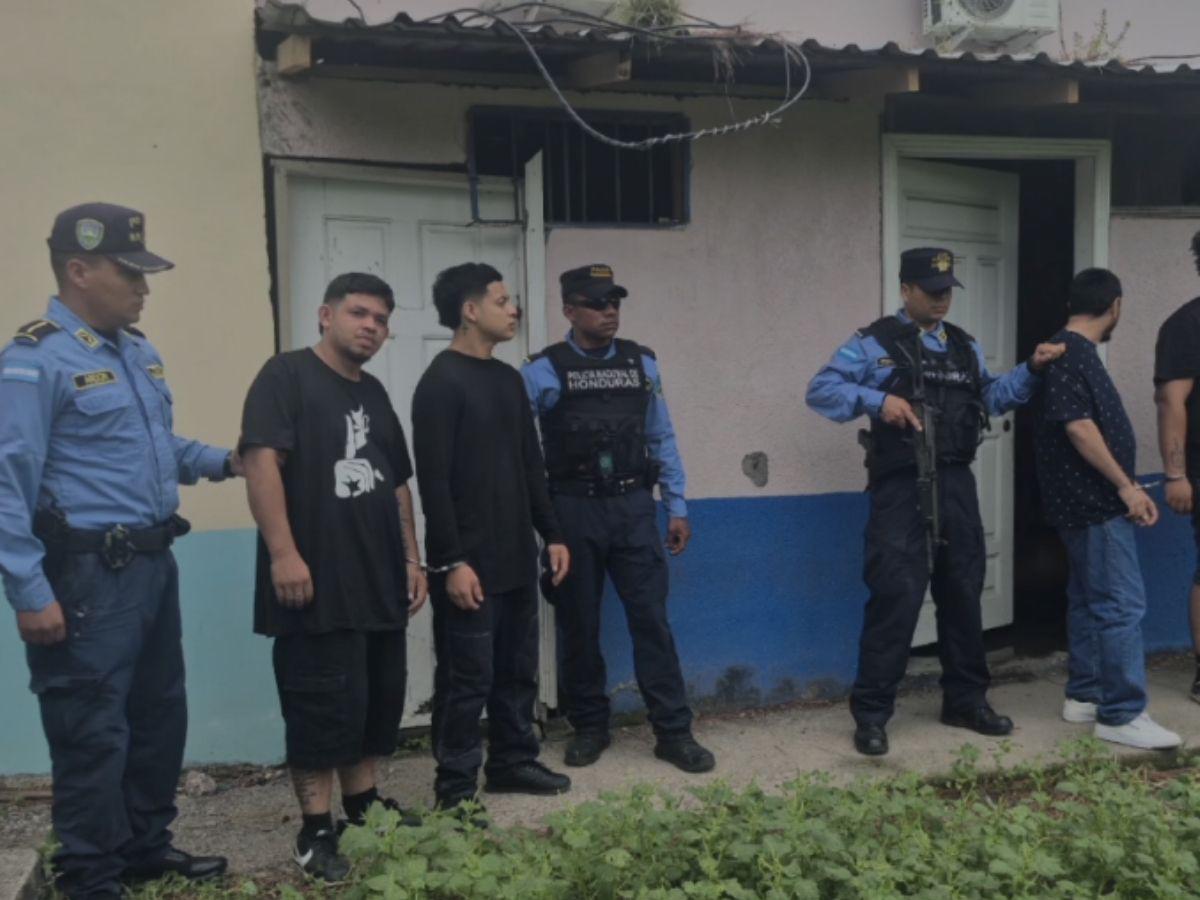 Al ver la patrulla, intentaron huir: así fue la captura de cinco supuestos pandilleros de la 18 en La Ceiba