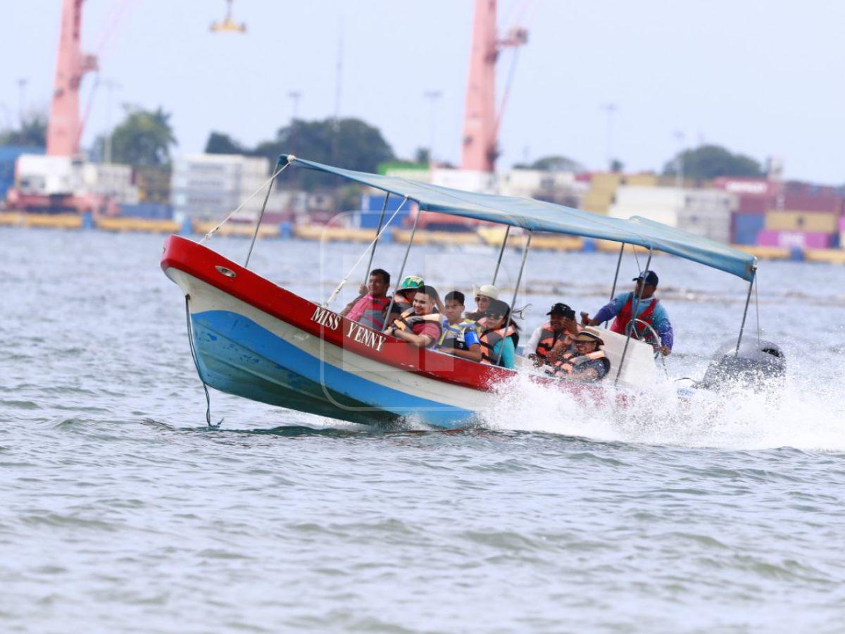 Así disfrutan los hondureños las bellas playas de Puerto Cortés durante el Feriado Morazánico