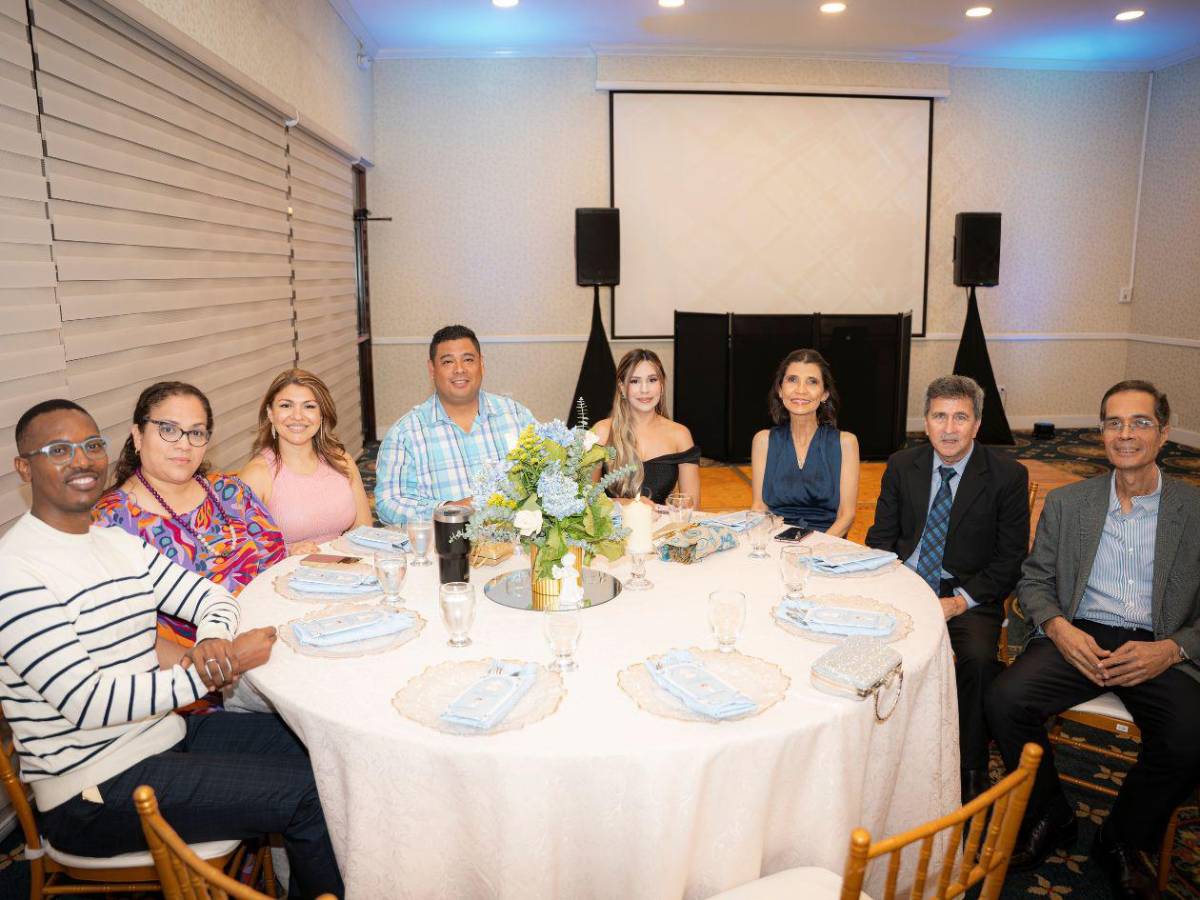 Celebrando la Primera Comunión de Jorge Ozael