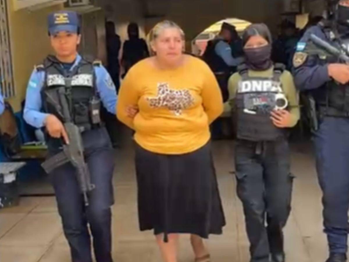 Capturan a la 'Señora de Acero por traficar estupefacientes ocultos entre hilos de costura