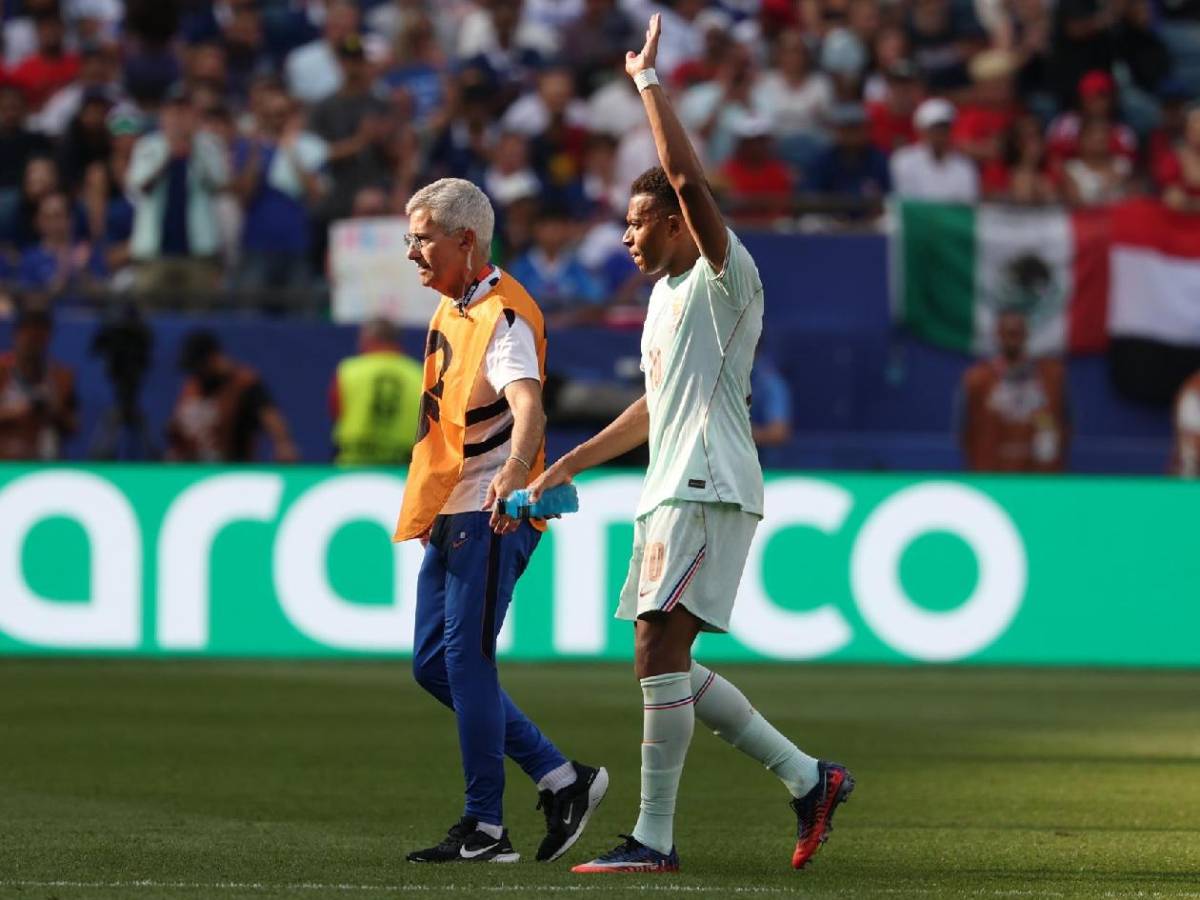 Mbappé preocupa a Francia, polémico penal, dardo a Infantino y tristeza de Marruecos