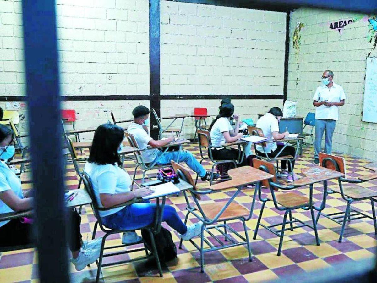 En riesgo de desaparecer educación nocturna en Honduras