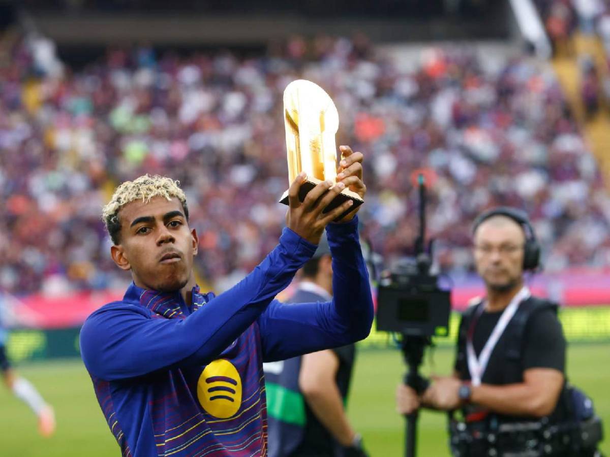 Chico de 17 años debutó con Barcelona y show de Yamal tras perder el Balón de Oro