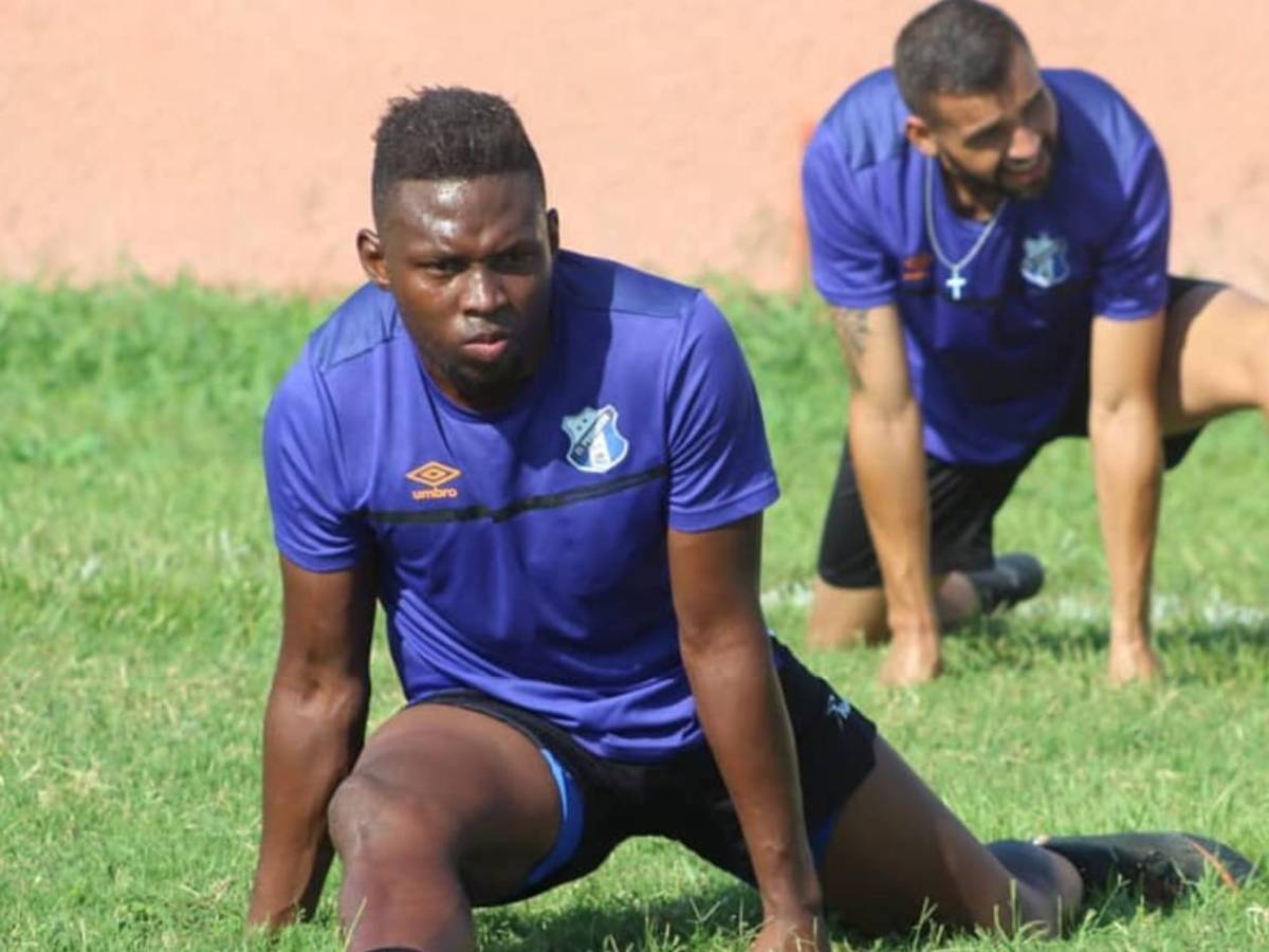 Futbolista hondureño conmueve con decisión tomada: Con dolor en el alma, creo que es lo mejor