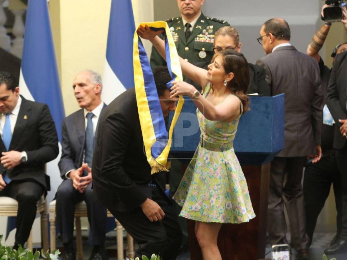 Un beso y dedicatoria: ¿quién es la esposa de Juan Diego Zelaya?