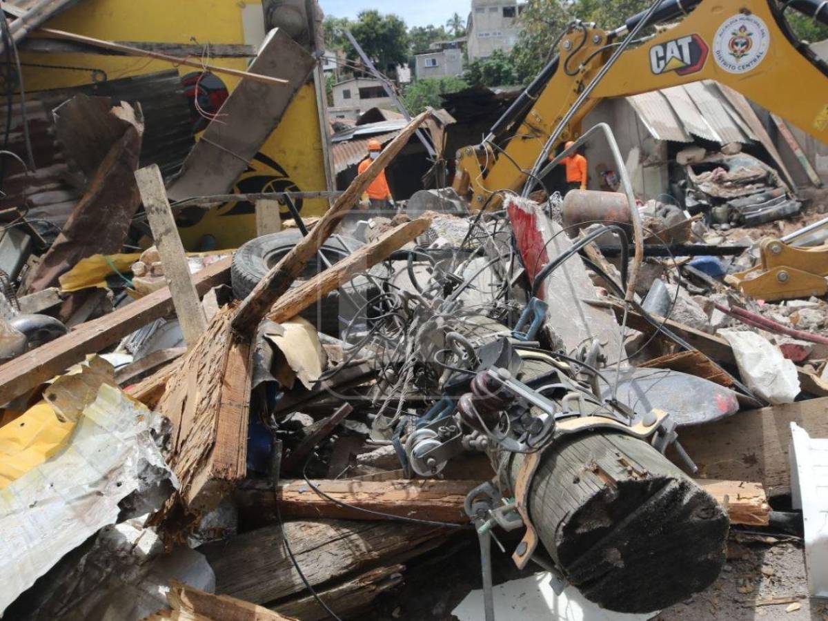 Zona cero: los vestigios de la tragedia vial en la colonia Villa Nueva