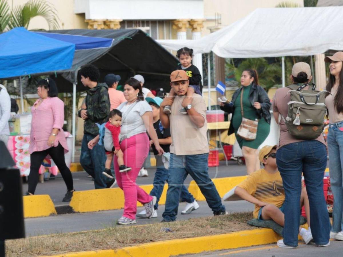Presentadoras, dedicatorias y otras curiosidades de los desfiles patrios en Honduras