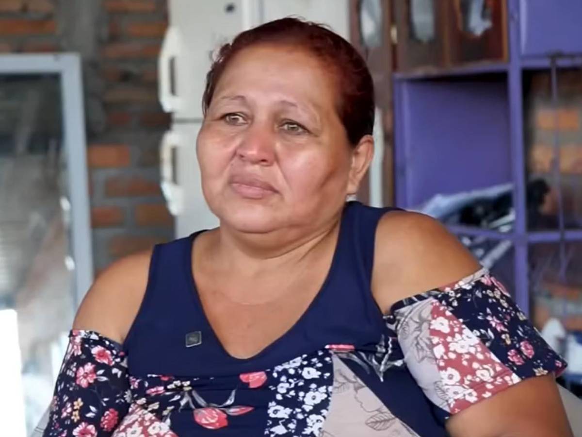 Hondureña se entrega a ICE para que la deporten, pero la rechazan