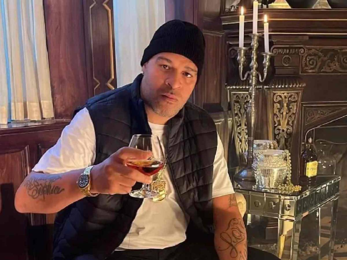 Estafan a madre de Adriano y él lanza amenaza: Vas a ver al diablo bajar...