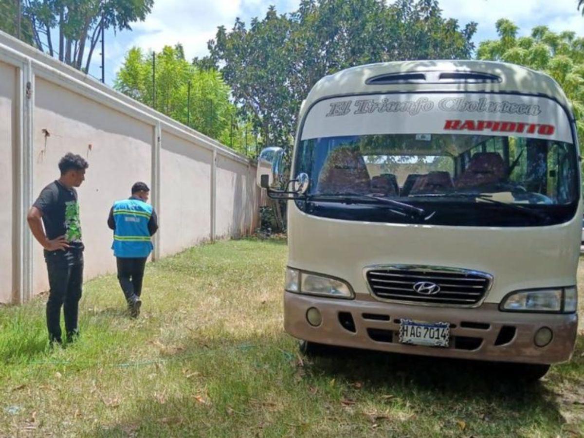 Muere Delmy Linares tras ser empujada por ayudante al bajar de un bus en Choluteca