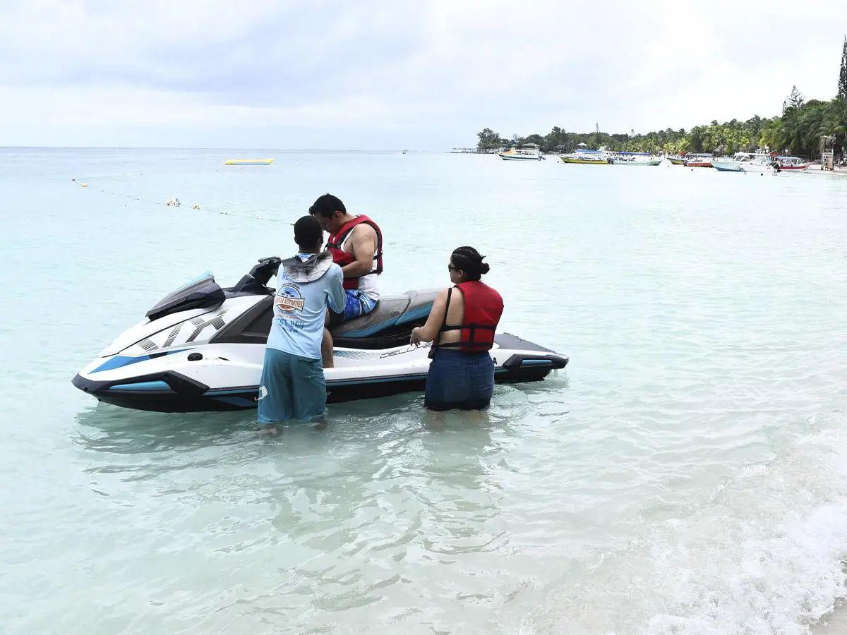 Guía para disfrutar Roatán durante la Semana Morazánica 2026